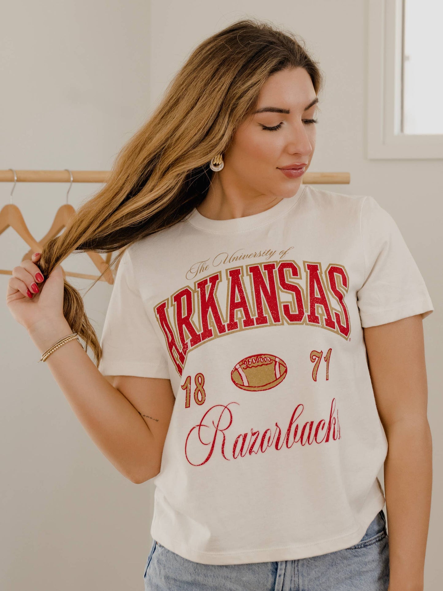 Arkansas Razorbacks Wave Arch Off White Ellie Perfect Tee