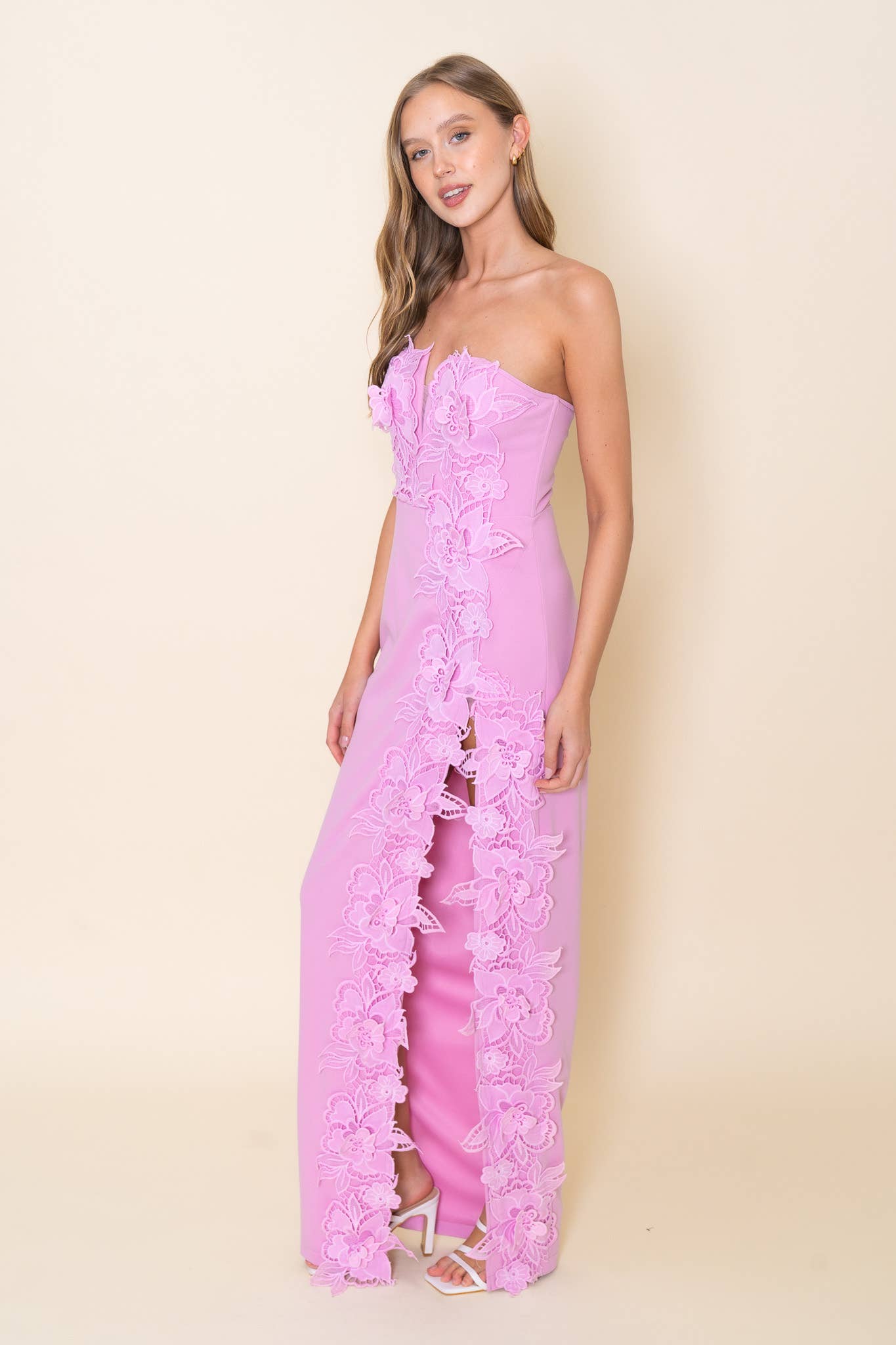 LOW V STRAPLESS MAXI DRESS WITH SLIT