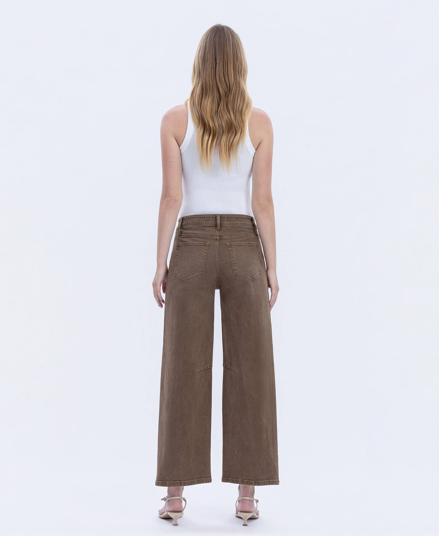 HIGH RISE FRONT WELT POCKET DETAIL BARREL JEANS