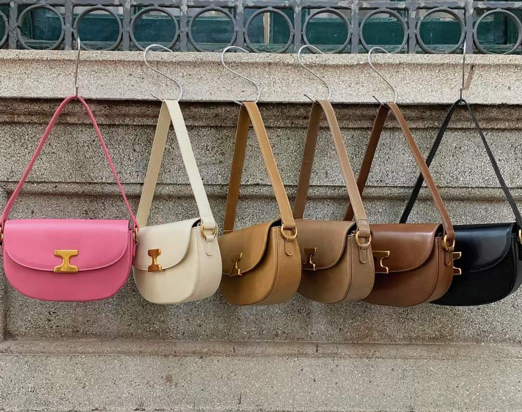 P24023 Shoulder Bag