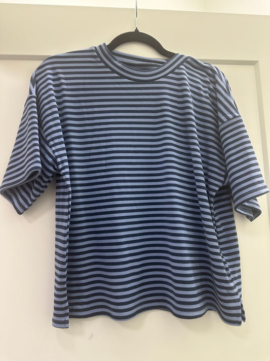 navy striped tee