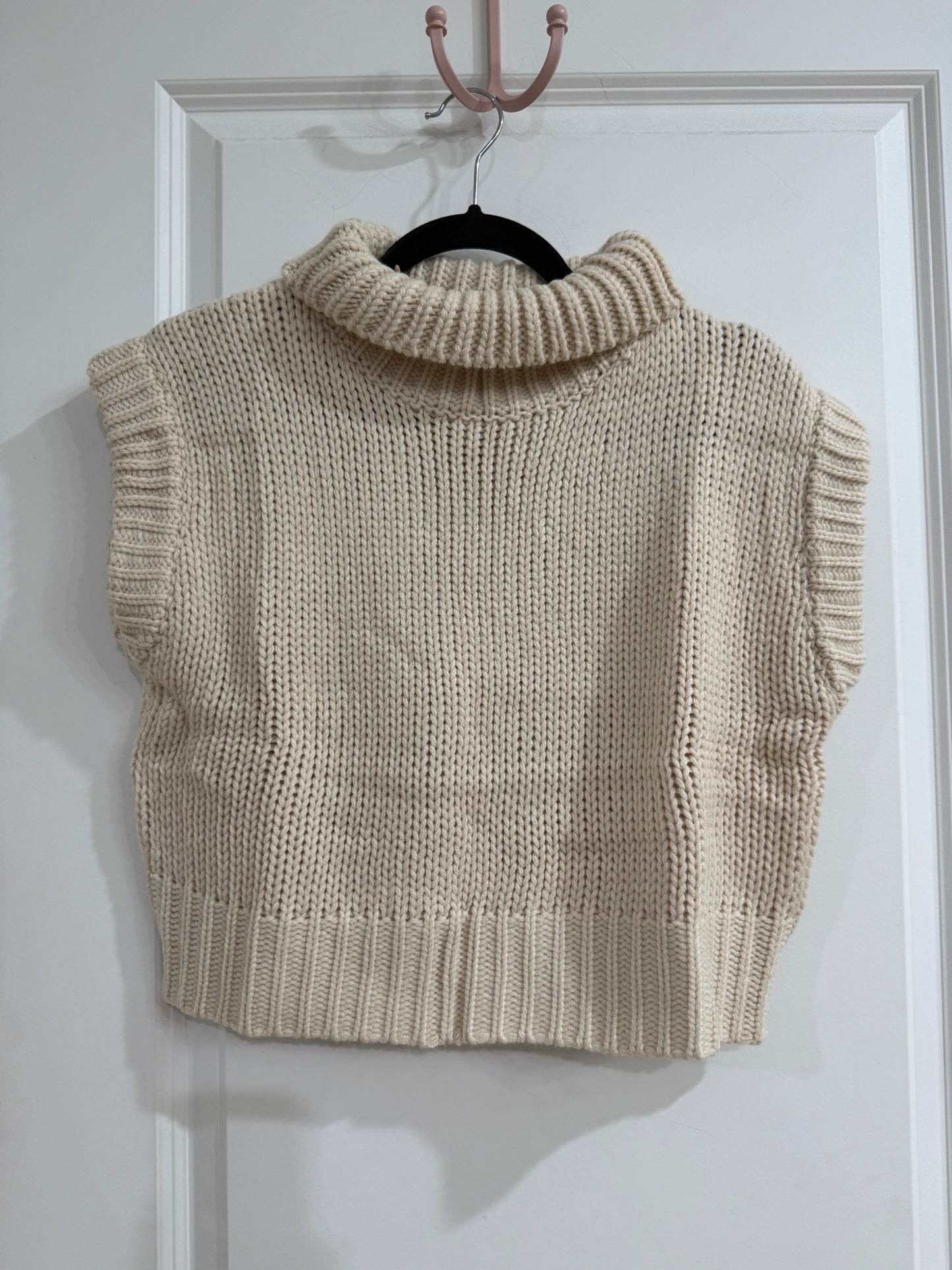 SLEEVELESS CROPPED TURTLENECK KNIT SWEATER TOP
