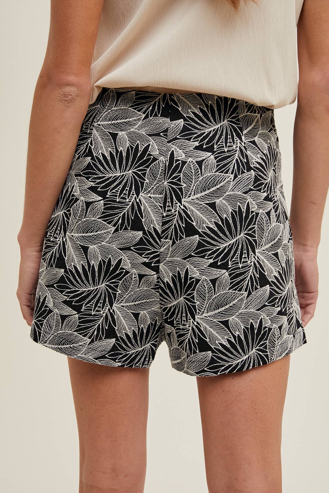 FOLIAGE JACQUARD SKORT