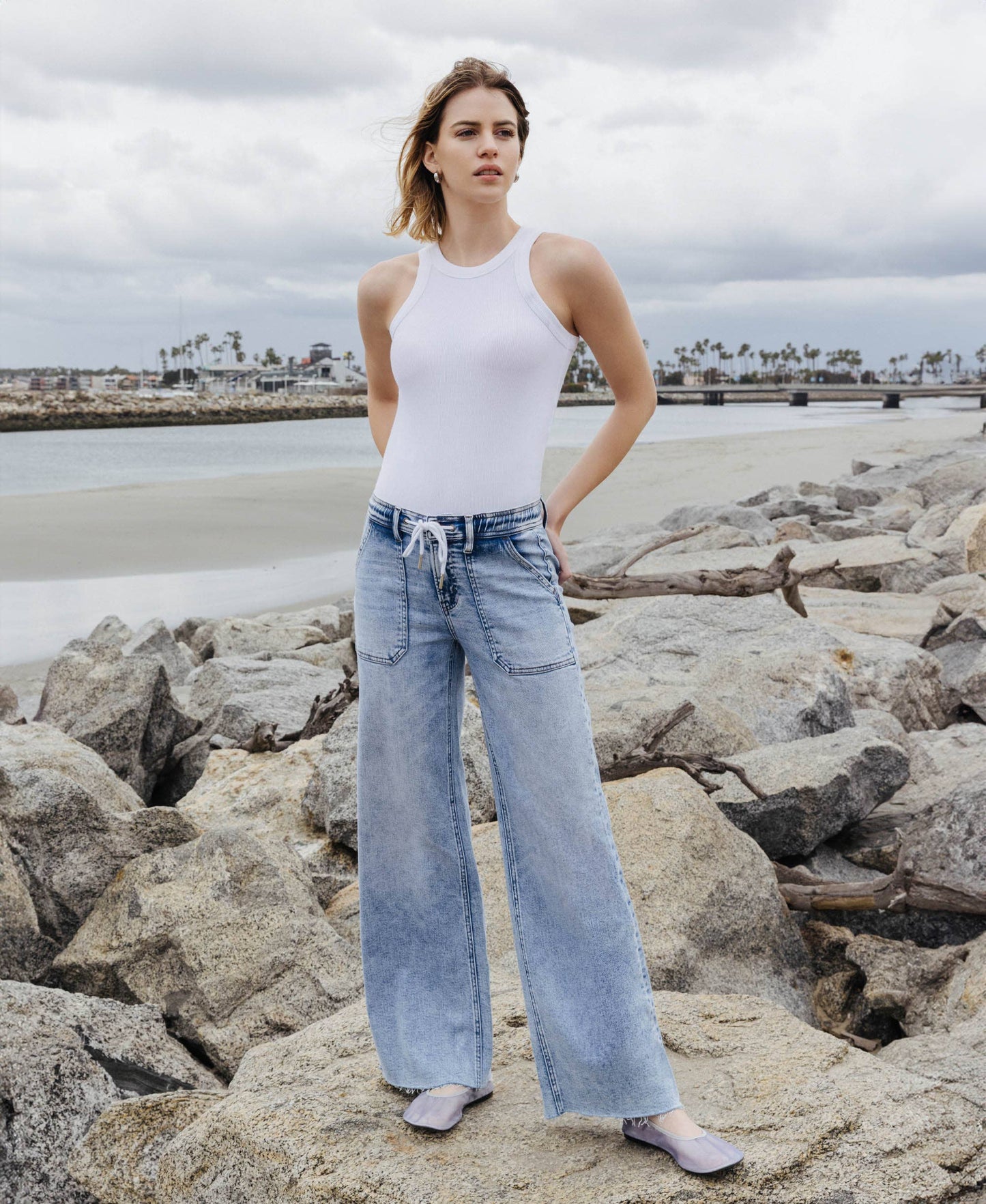 HIGH RISE DRAWSTRING WAISTBAND WIDE LEG JEANS