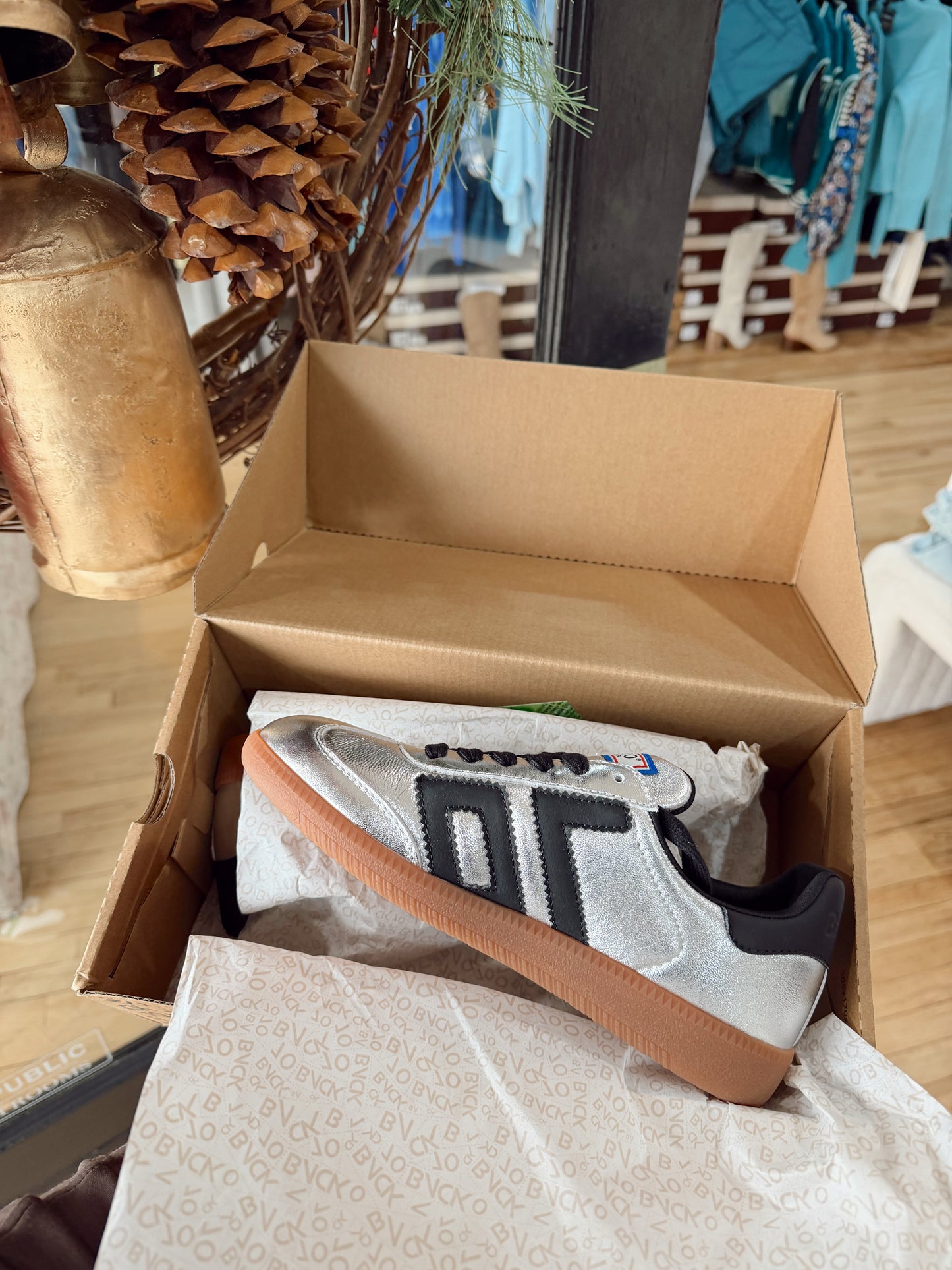 BACK70 Cloud NM Silver Black