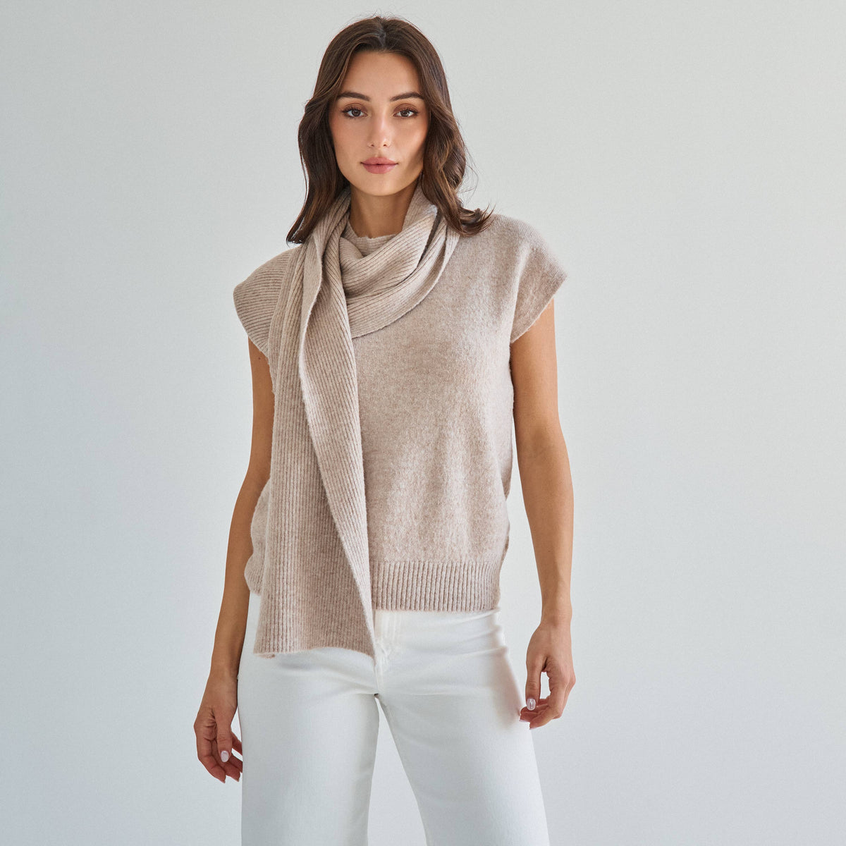 AT3382 Scarf sweater