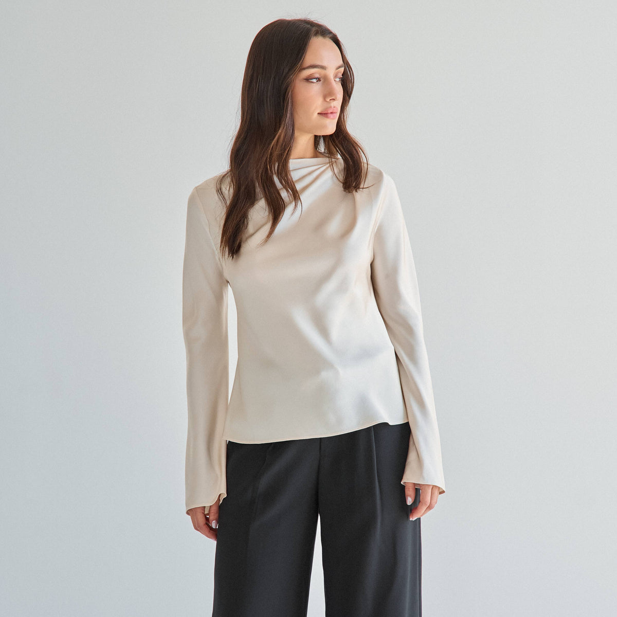 AT3536 Draped stain blouse