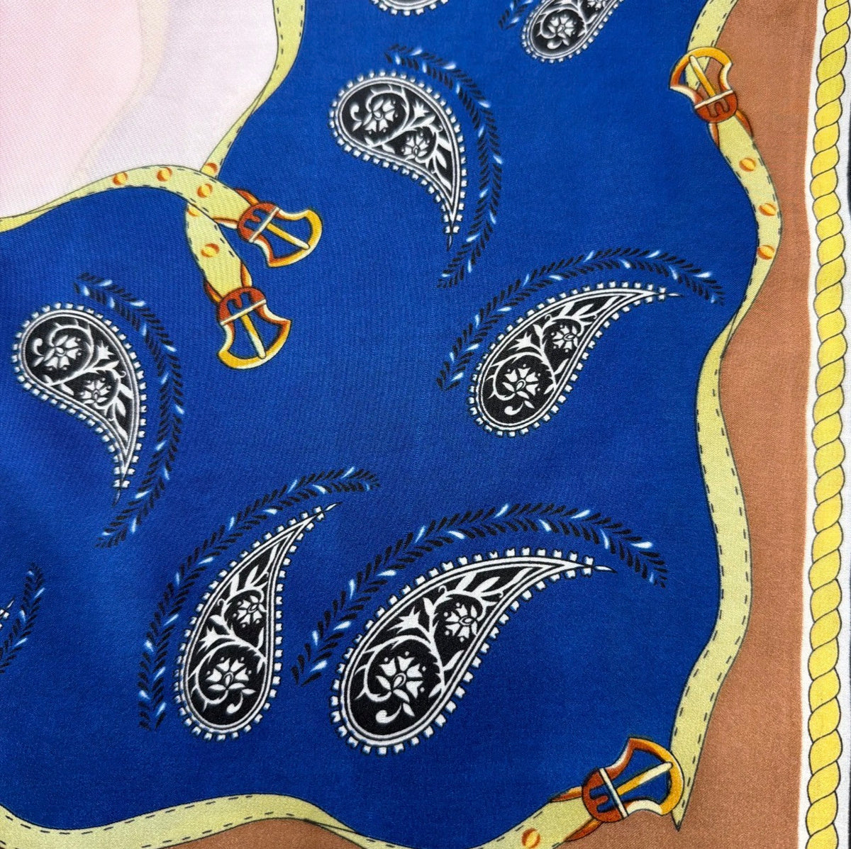 CLASSIC PAISLEY INSPIRED PATTERN SCARF (2 colors)