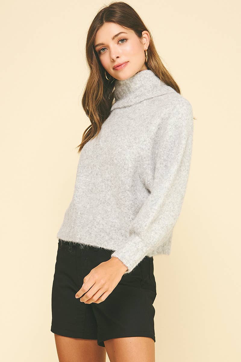 TURTLE NECK KNIT SWEATER