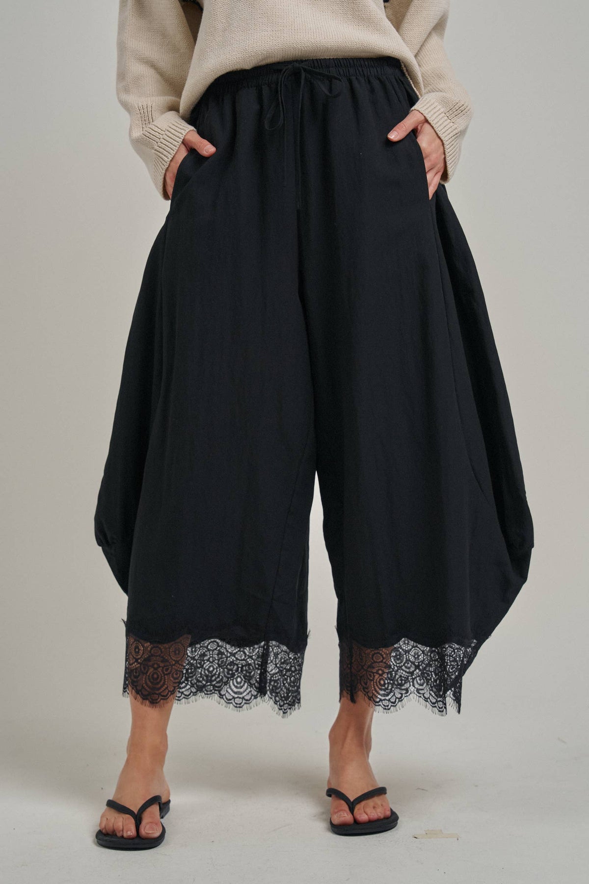 LIGHTWEIGHT BALLOON LEG PANTS WITH DELICATE LACE