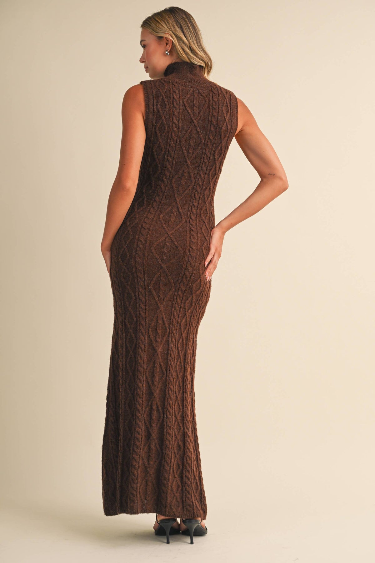 HIGH NECK SLEEVELESS CABLE KNIT SWEATER MAXI DRESS