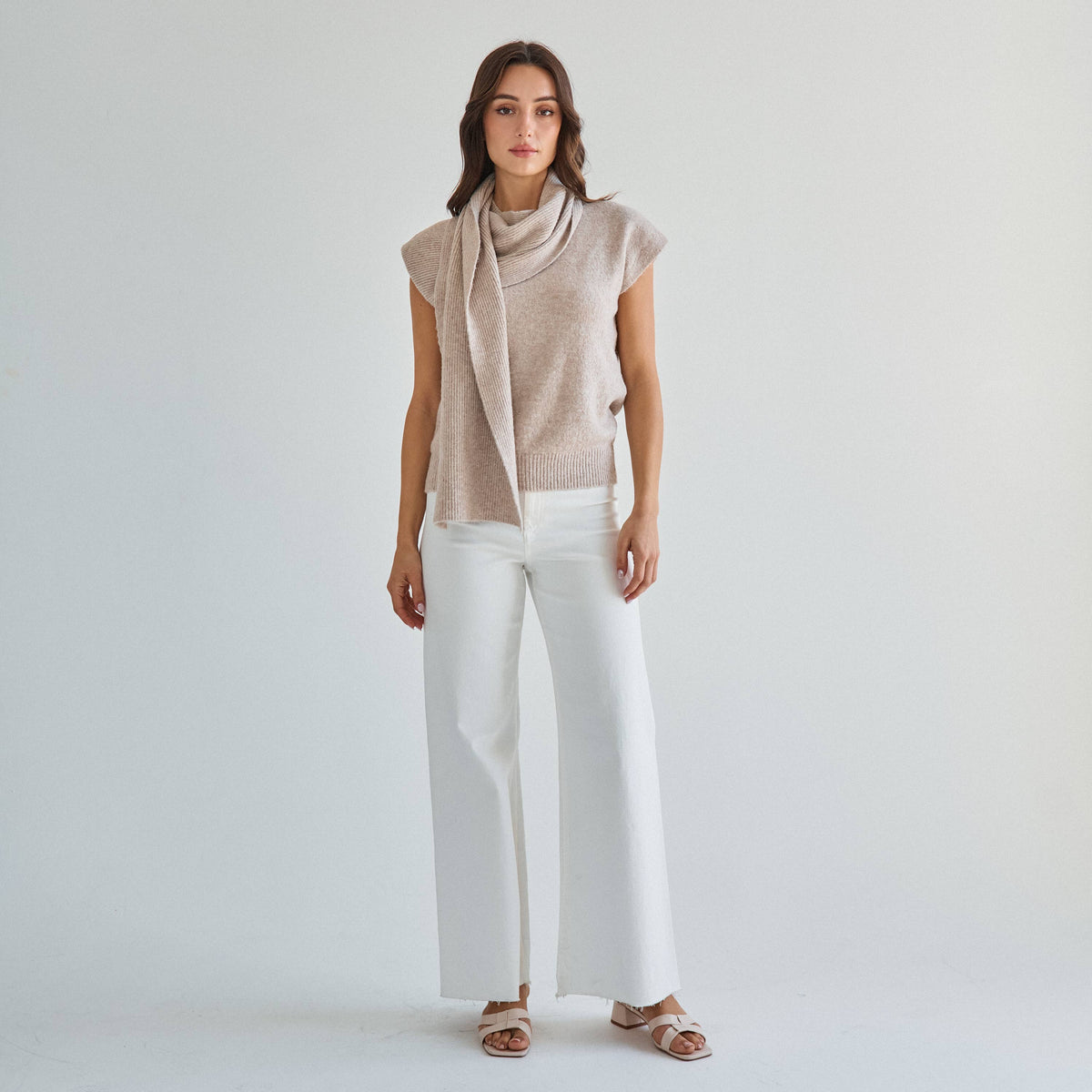 AT3382 Scarf sweater
