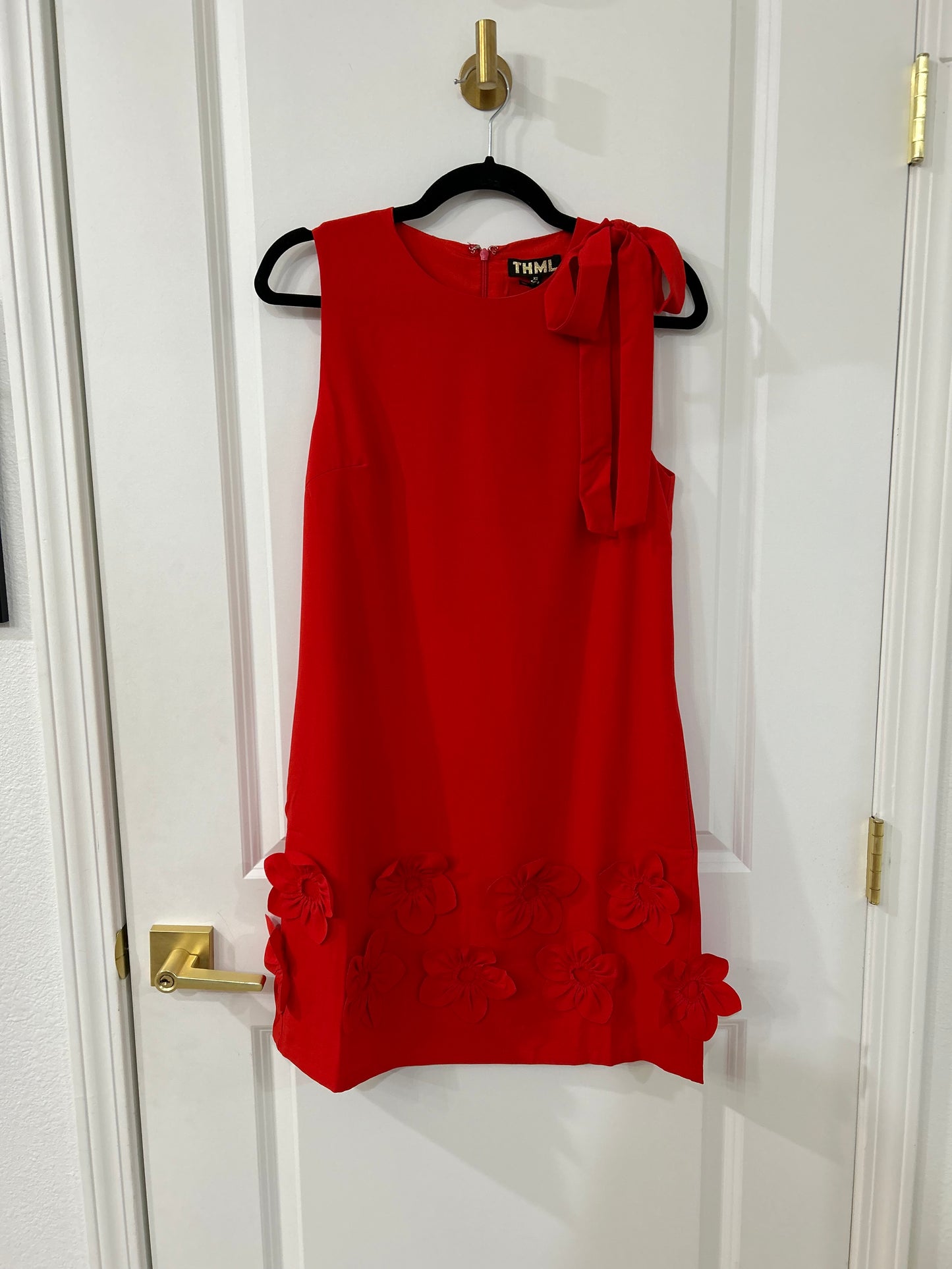 Sleeveless floral detail dress red