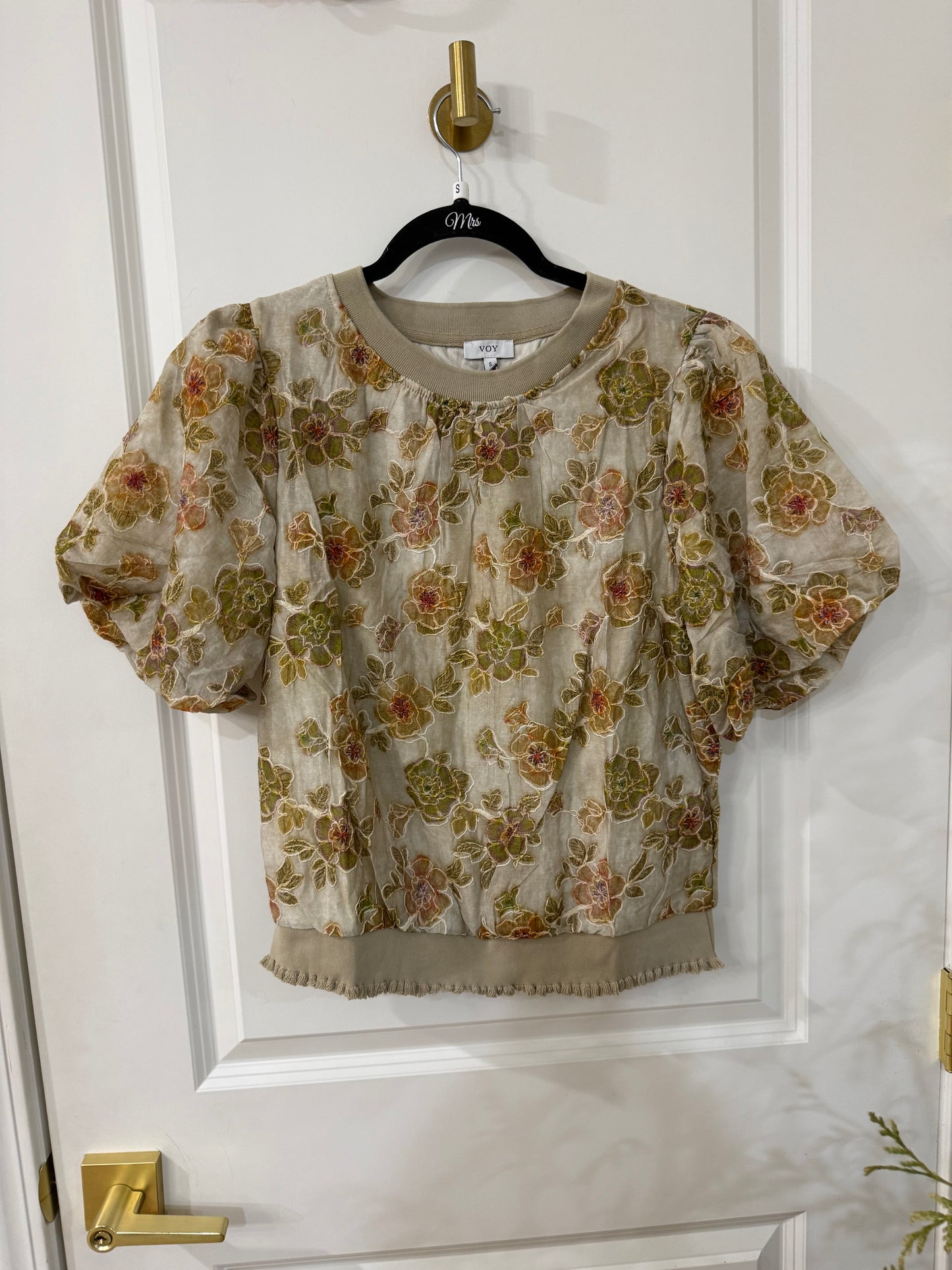 Ribbed Knit Band Floral Embroidered Top