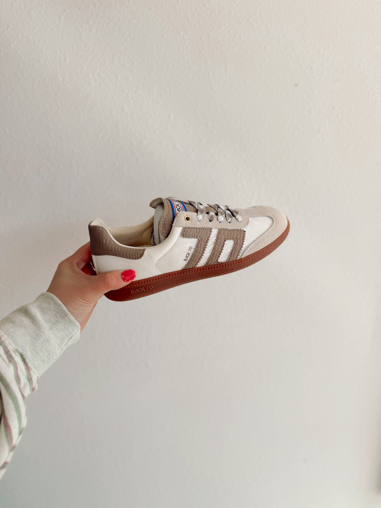 Back70 ghost-taupe