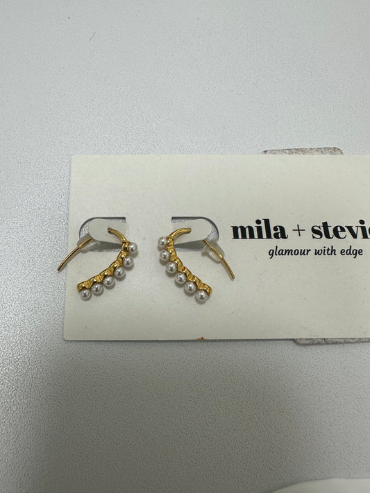 Mila Pearl Hook Earring