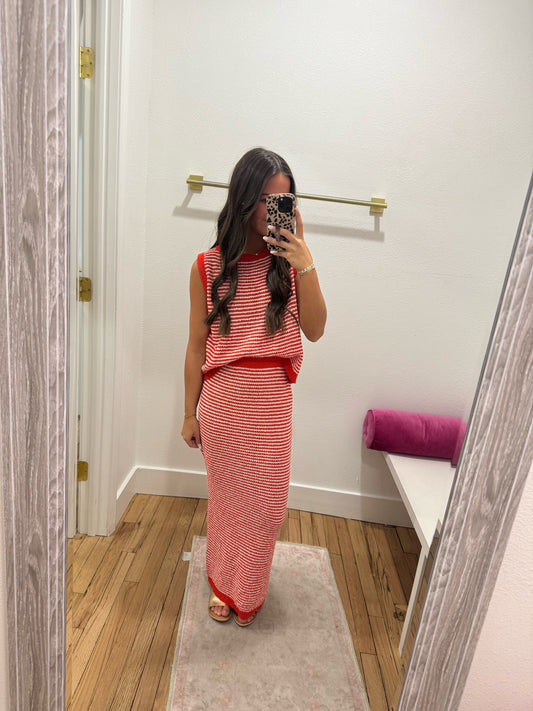 SWEATER SLEEVELESS TOP AND MAXI PENCIL SKIRT SET