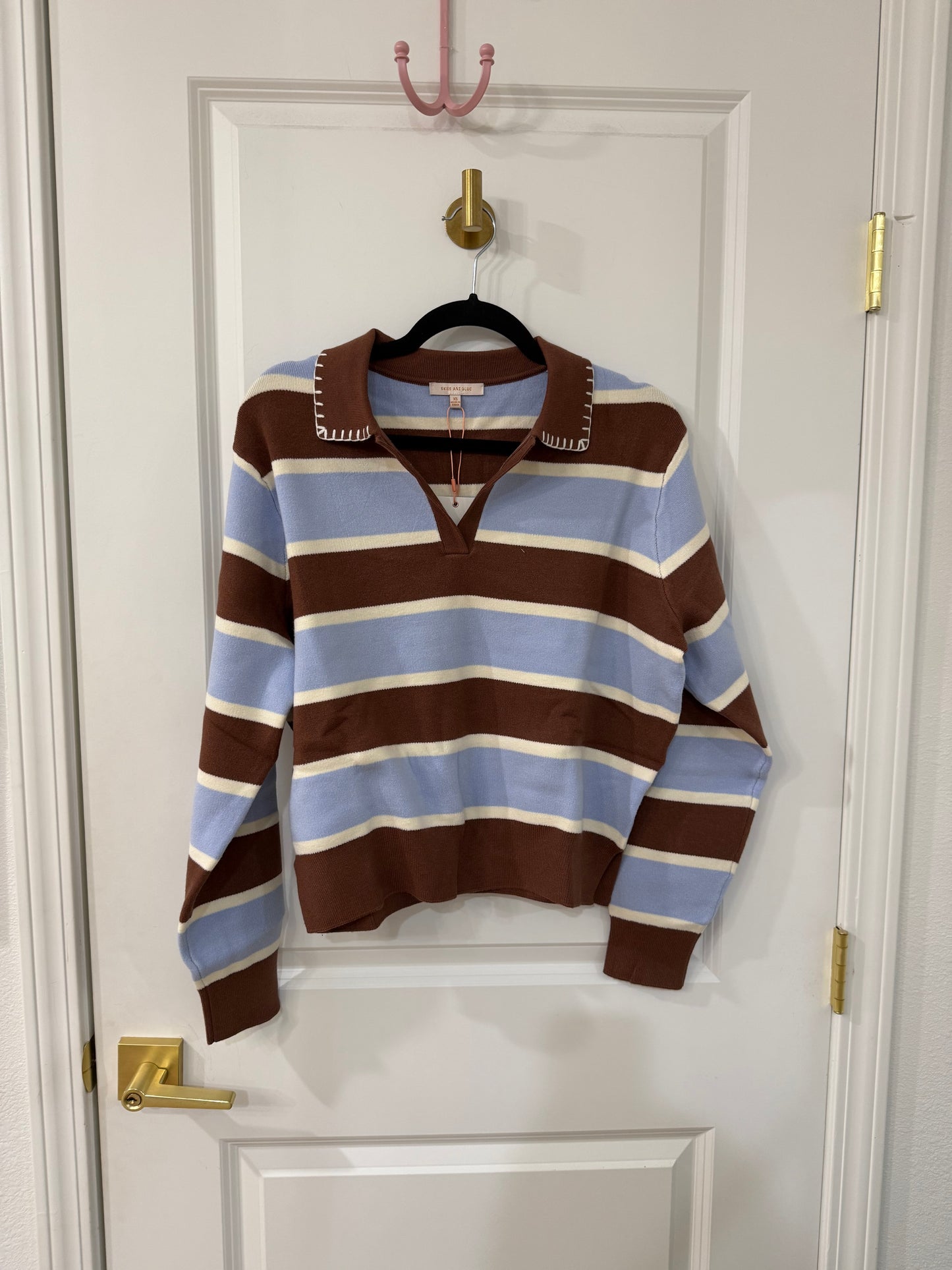 STRIPE SPLIT NECK SWEATER