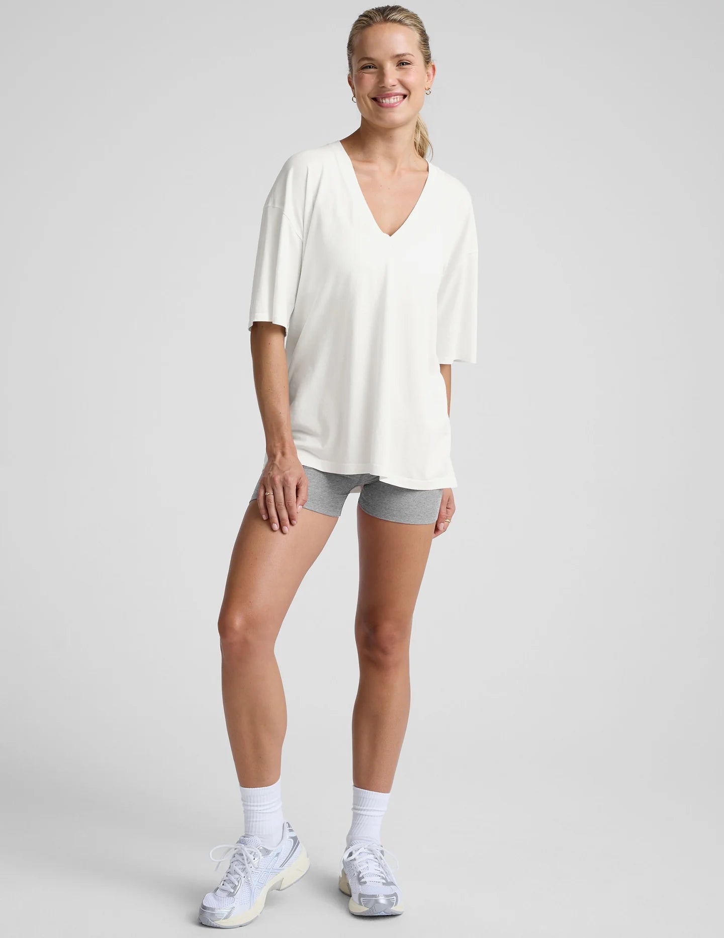 better than ever oversized vneck tee white BEYOND YOGA