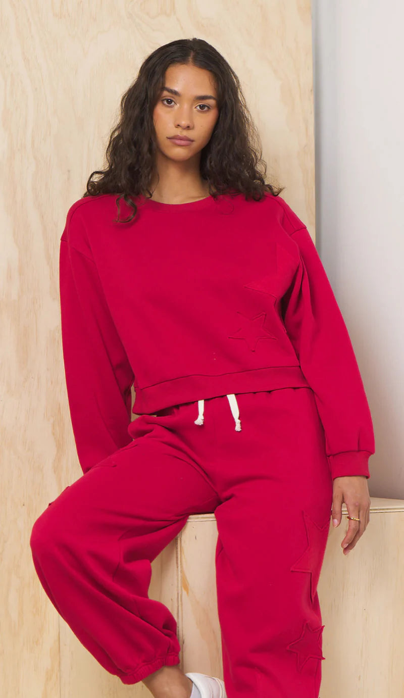 Scarlet fleece jogger w/ star applique jogger set