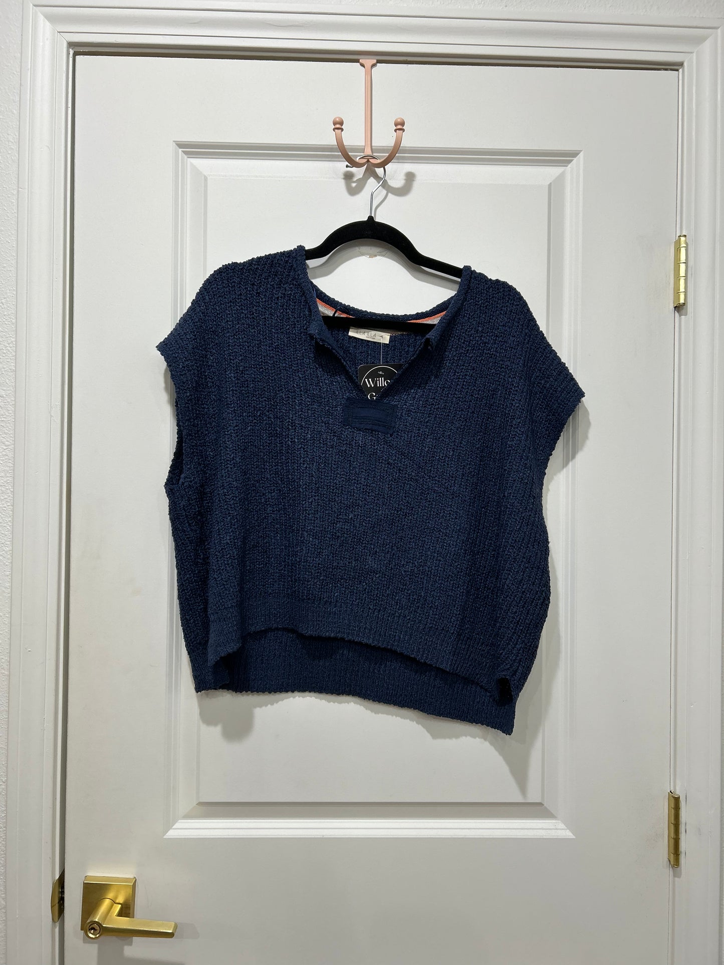 NAVY KNIT SWEATER