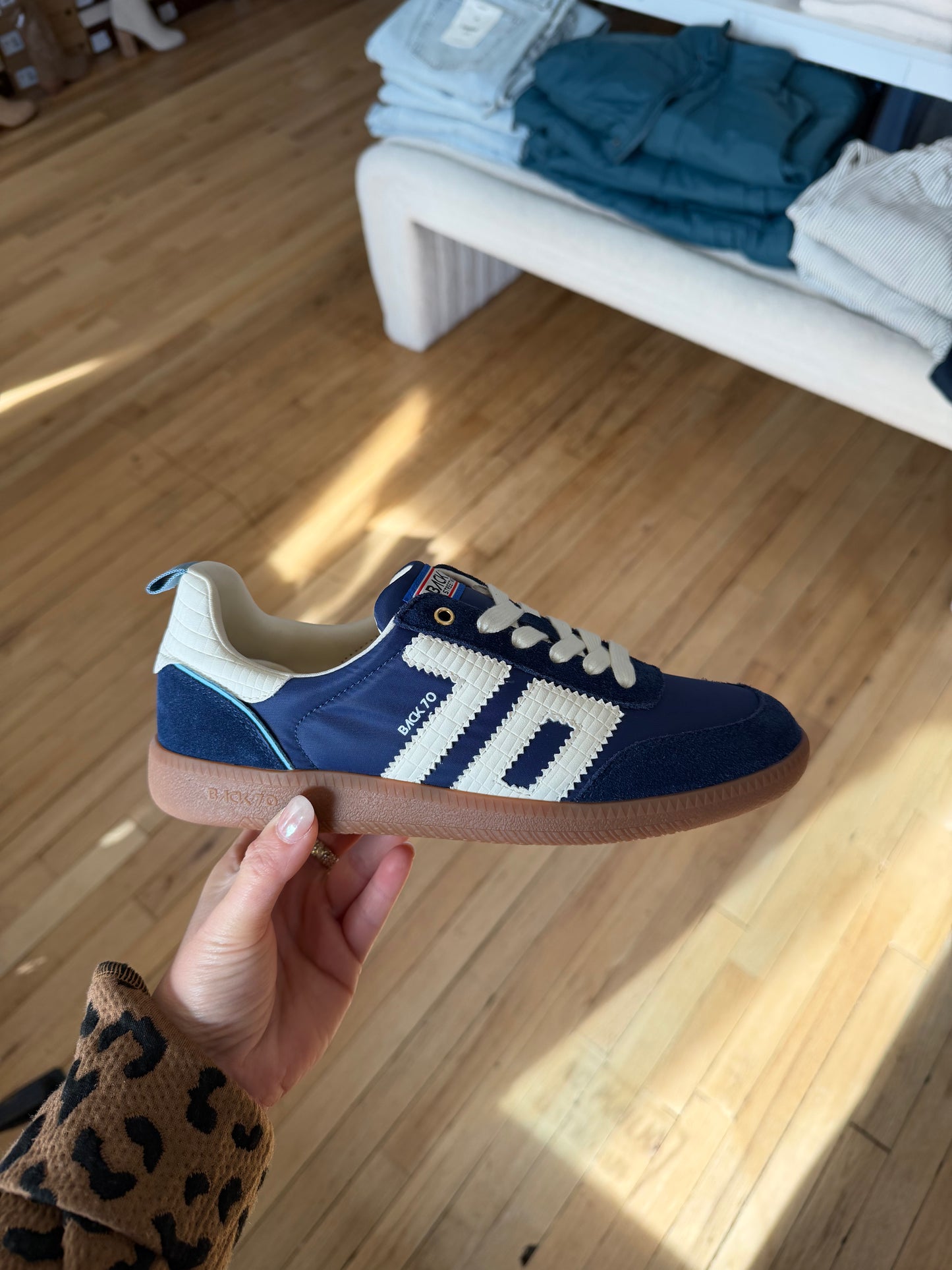 BACK70 Ghost N Blue Sky Milk