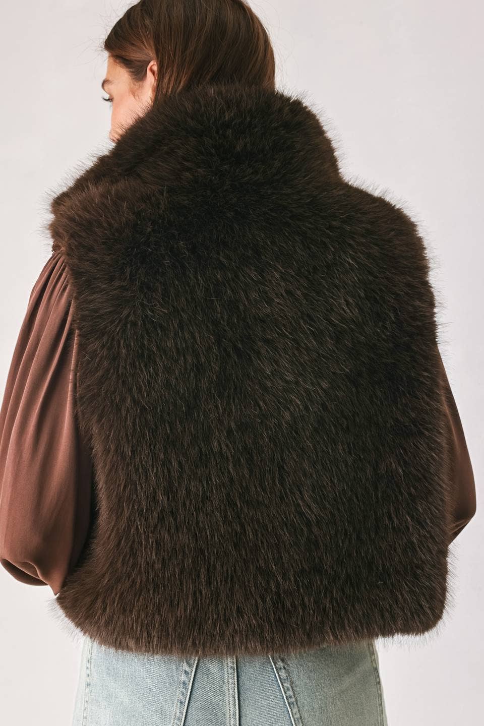 faux fur sleeveless vest CHOCOLATE BROWN