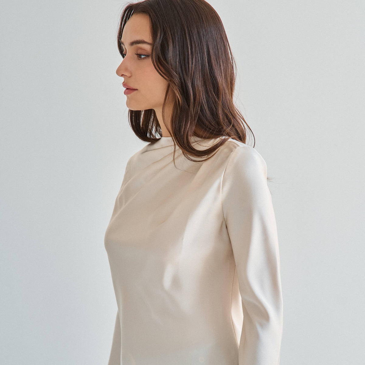 AT3536 Draped stain blouse