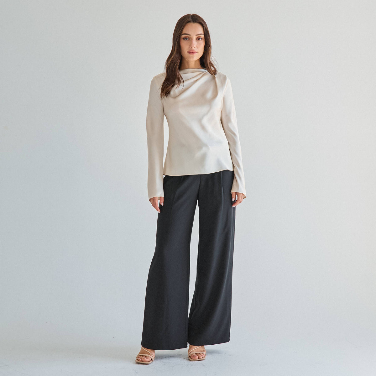 AT3536 Draped stain blouse