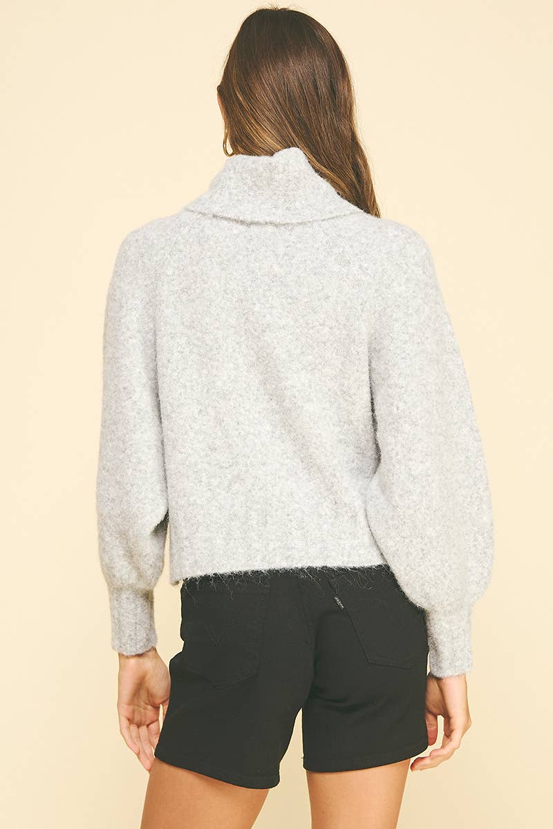 TURTLE NECK KNIT SWEATER