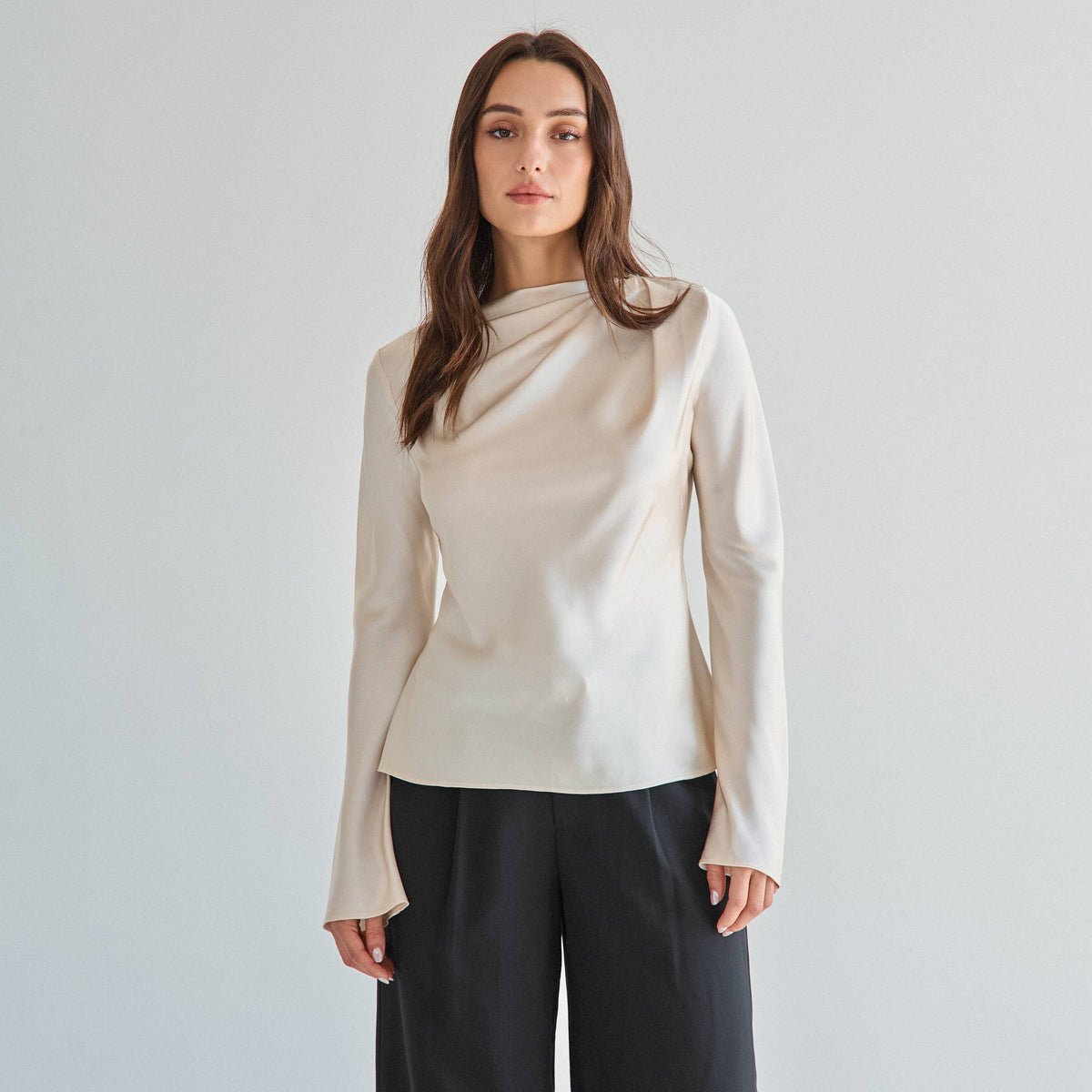 AT3536 Draped stain blouse