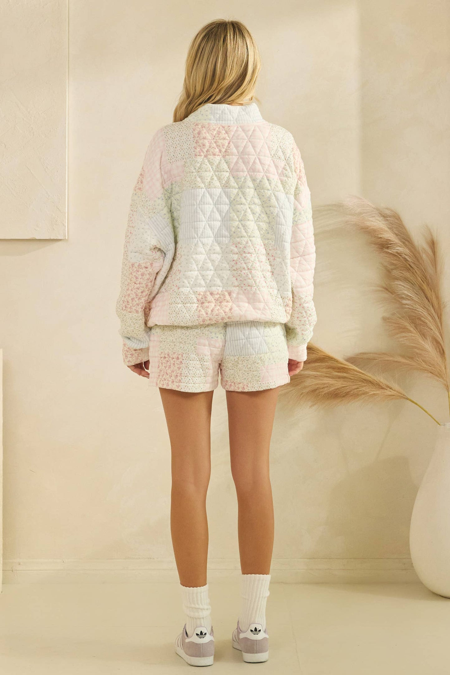 Floral textured lounge shorts