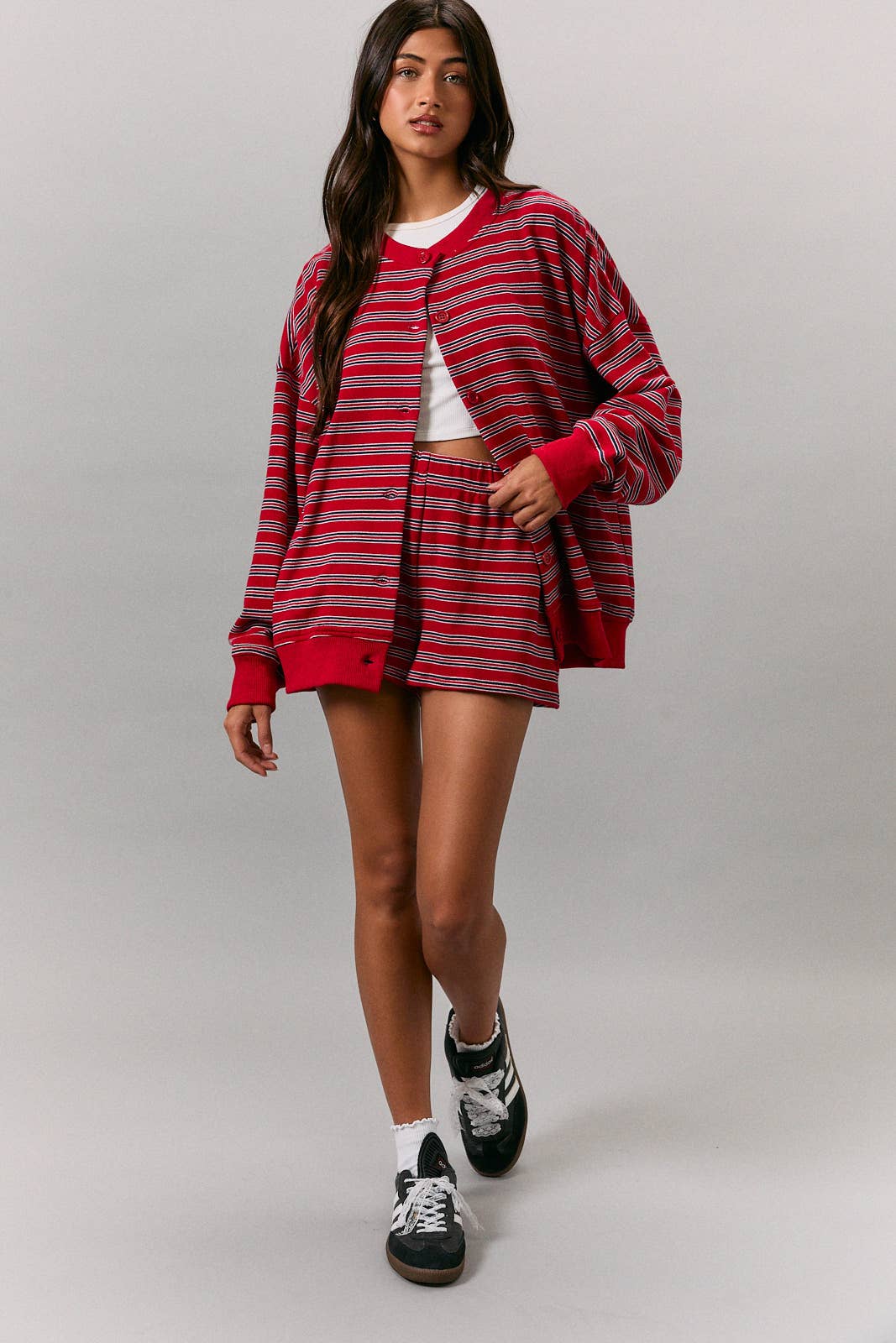 ELASTIC MID WAIST SHORTS