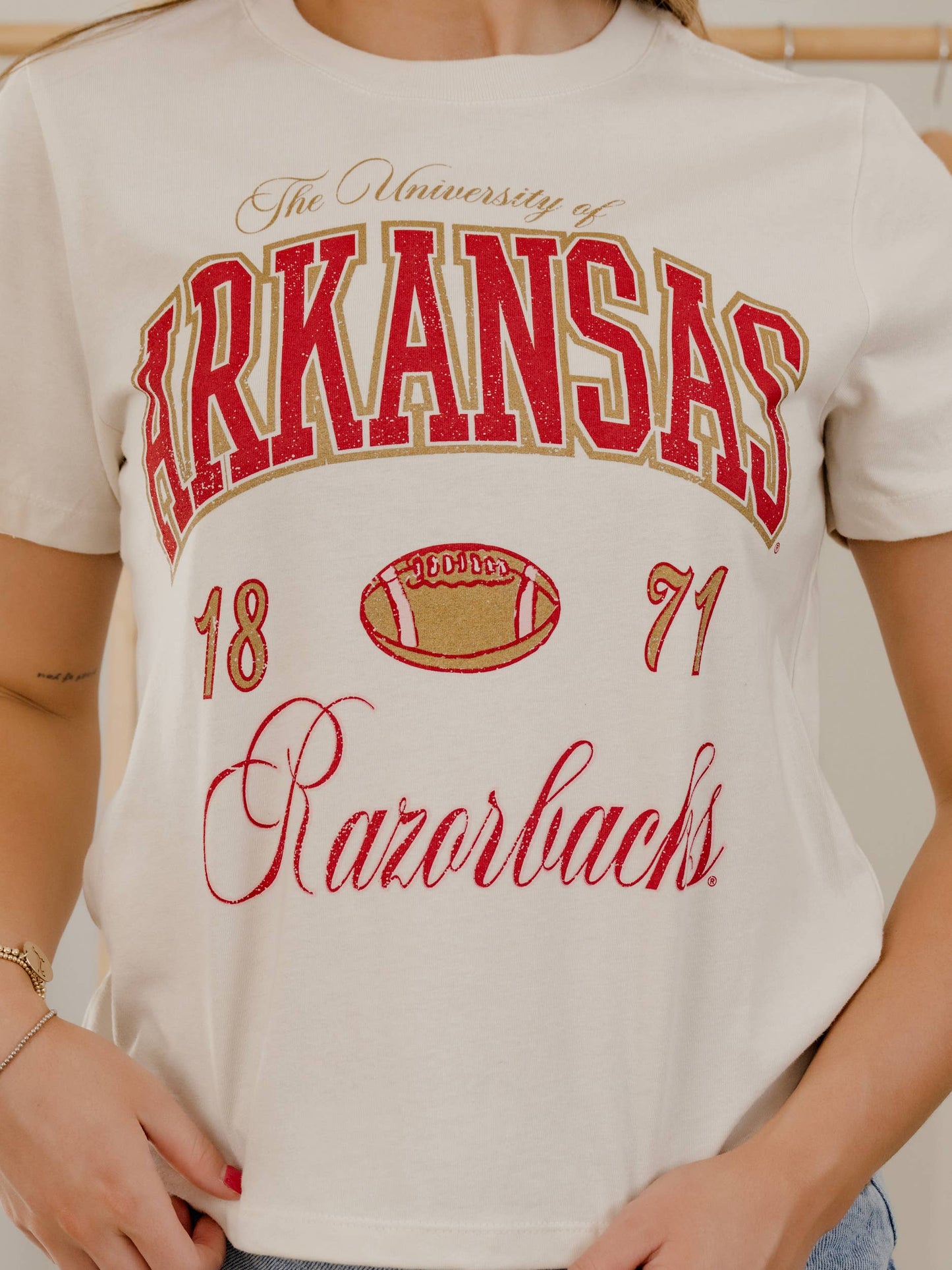 Arkansas Razorbacks Wave Arch Off White Ellie Perfect Tee