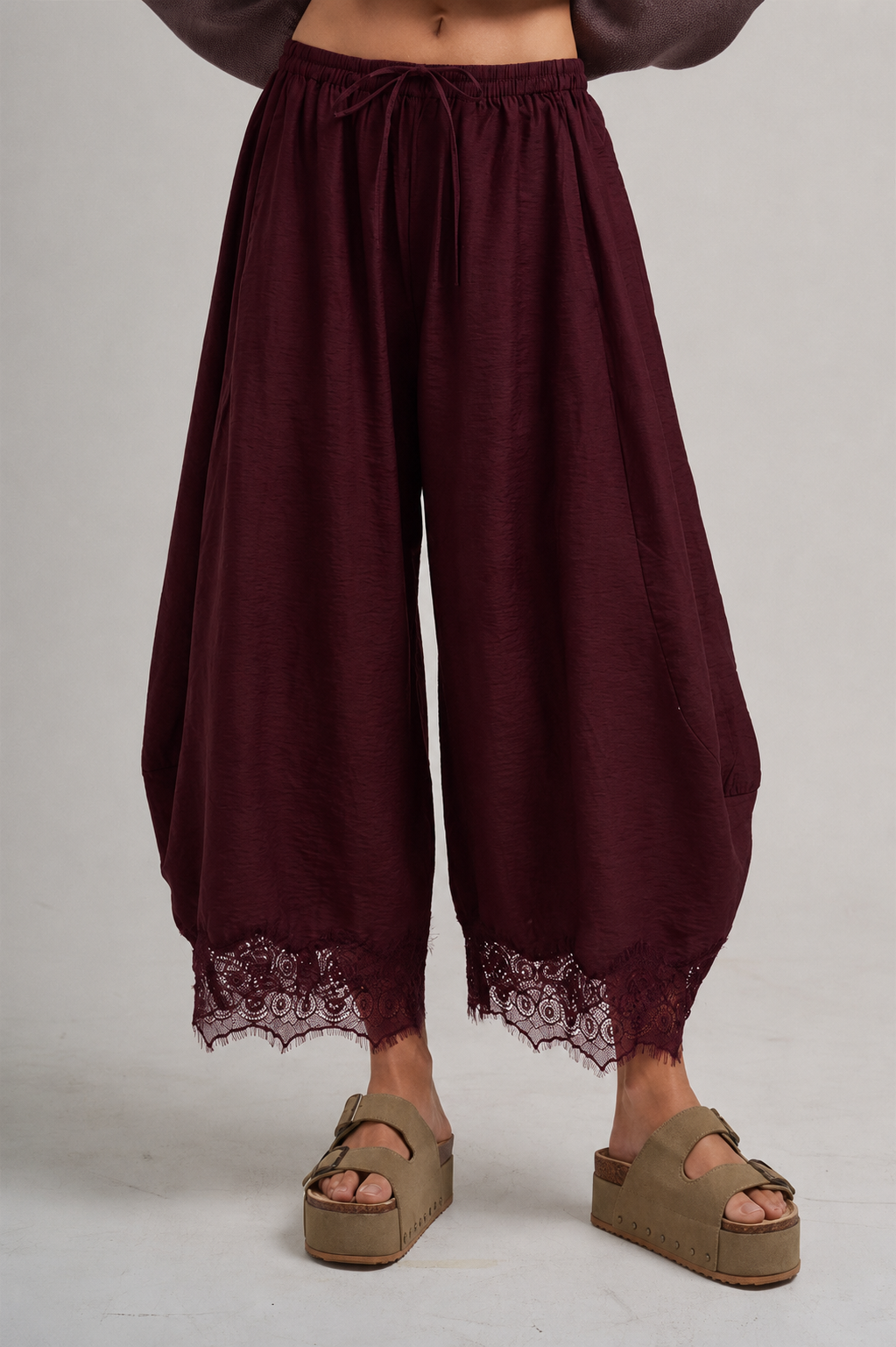 LIGHTWEIGHT BALLOON LEG PANTS WITH DELICATE LACE