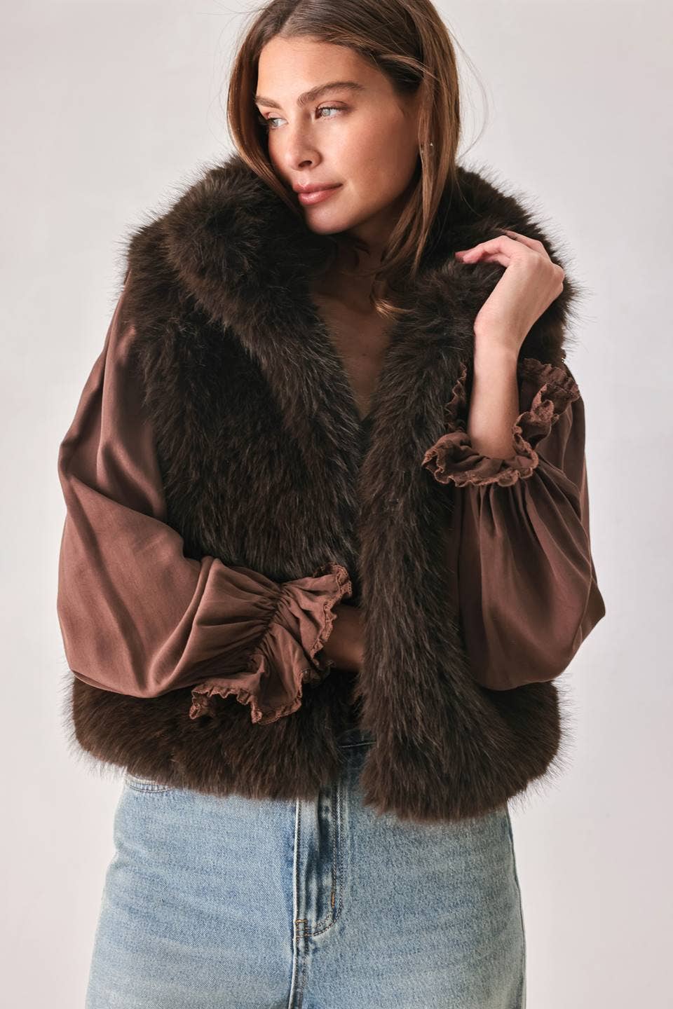faux fur sleeveless vest CHOCOLATE BROWN