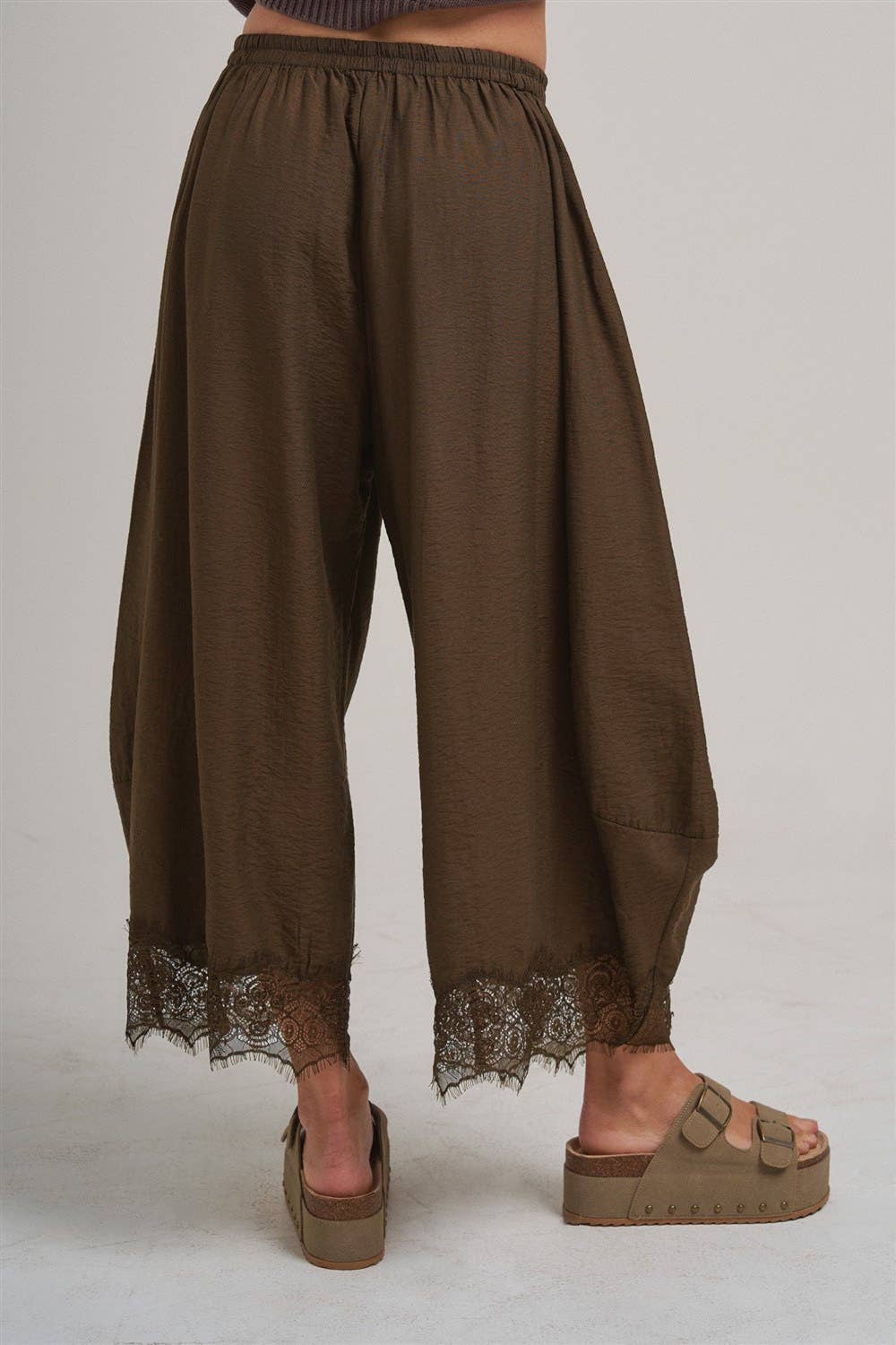 LIGHTWEIGHT BALLOON LEG PANTS WITH DELICATE LACE