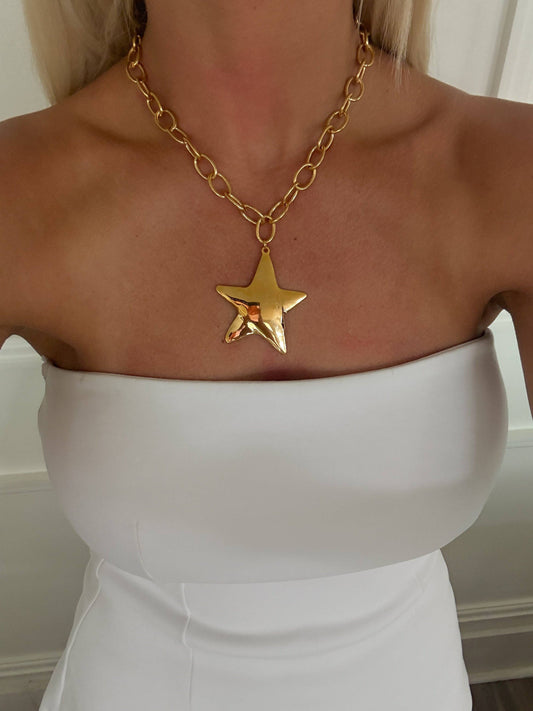 STAR NECKLACE