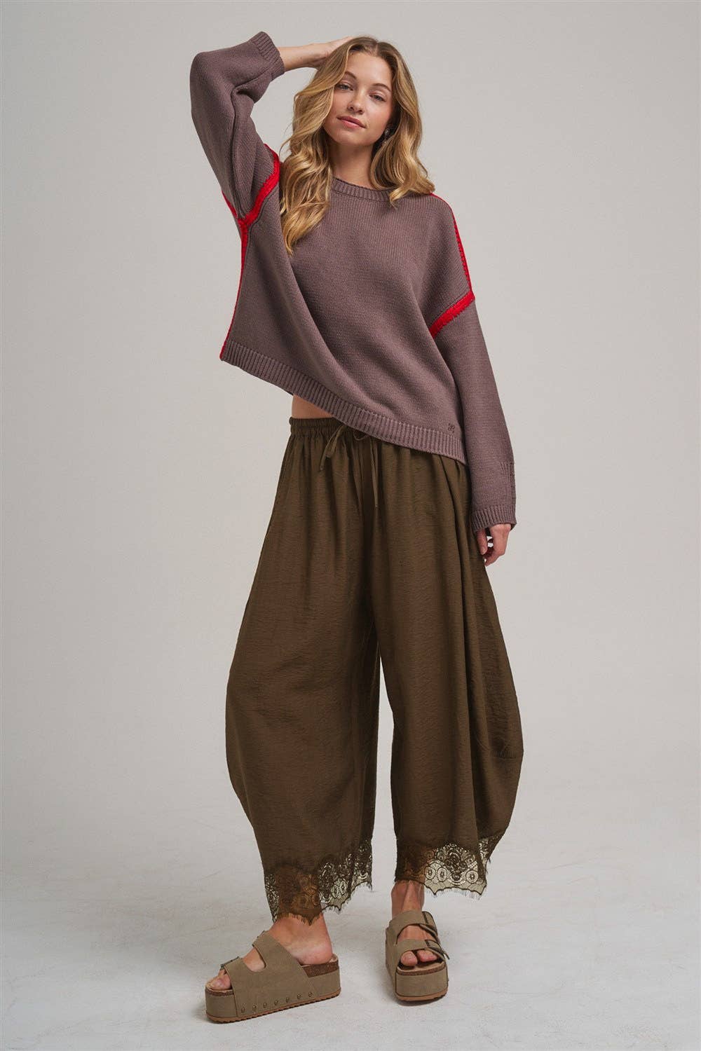 LIGHTWEIGHT BALLOON LEG PANTS WITH DELICATE LACE