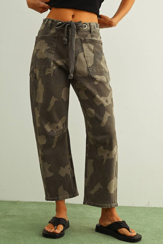 CAMOUFLAGE PRINT WITH BELT PANTS