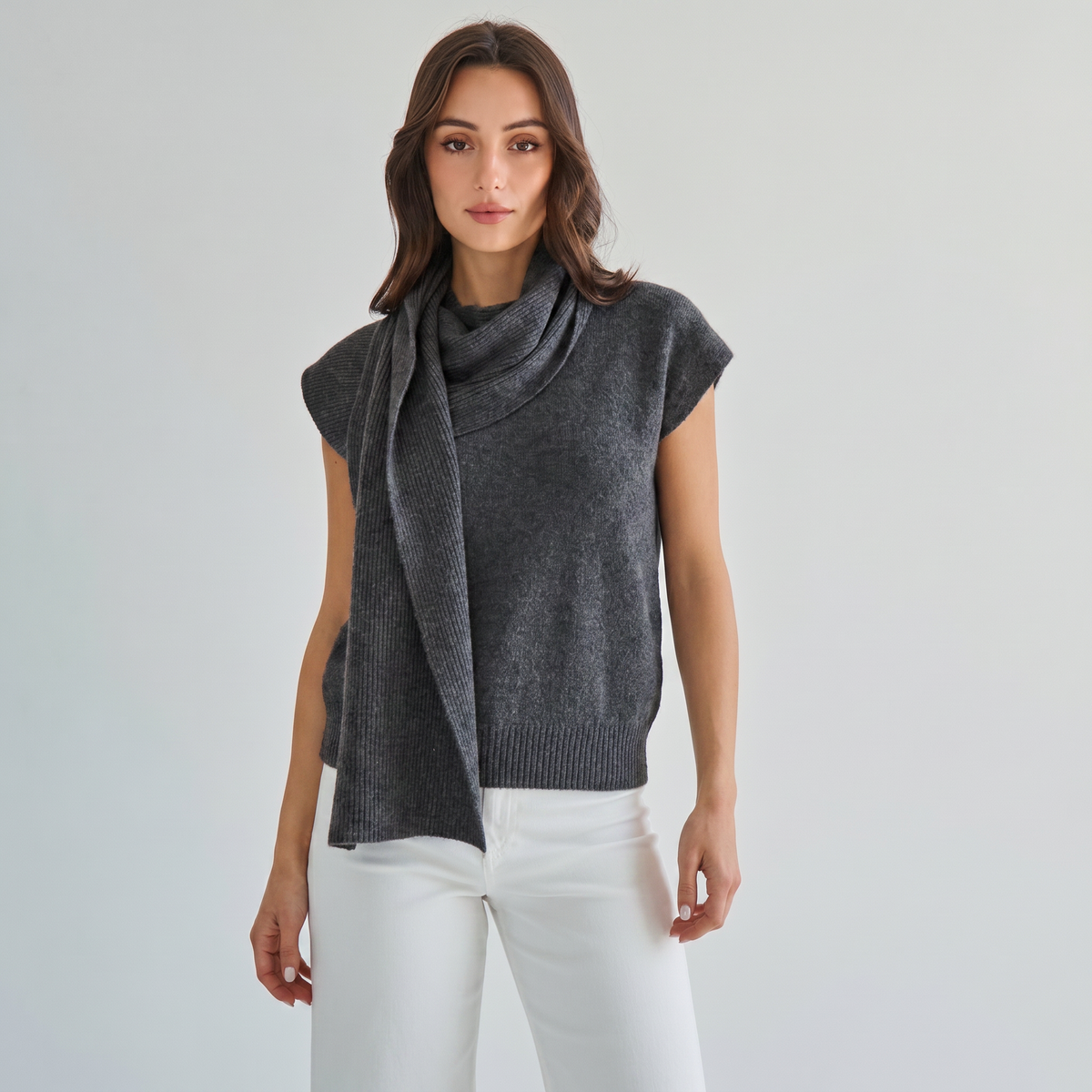 AT3382 Scarf sweater
