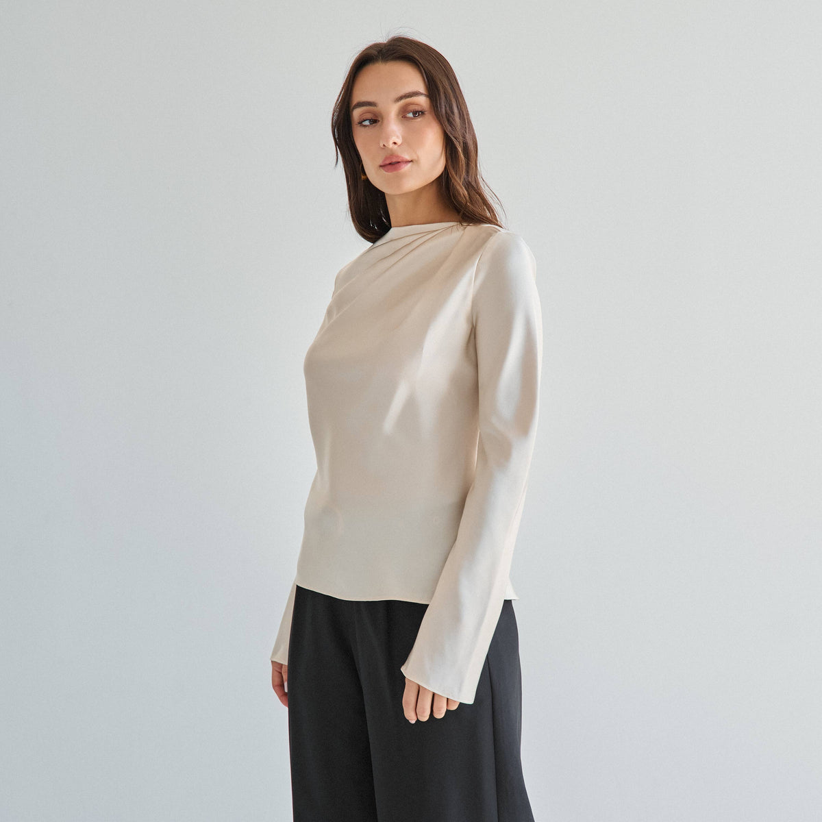 AT3536 Draped stain blouse